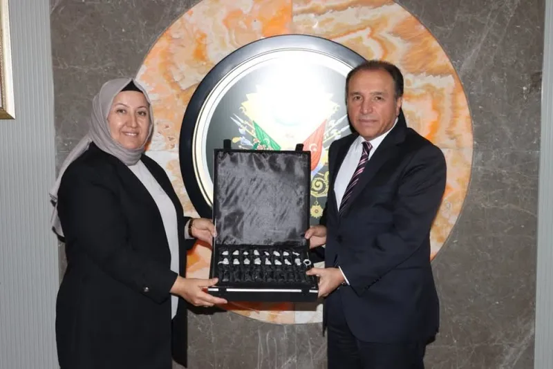AKÜ Rektörü Karakaş, İscehisar Belediye Başkanı Kılınçarslan