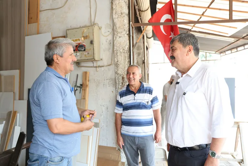 Toroslar Belediye Başkanı Abdurrahman Yıldız Mahalle Ziyaretlerini Sürdürüyor