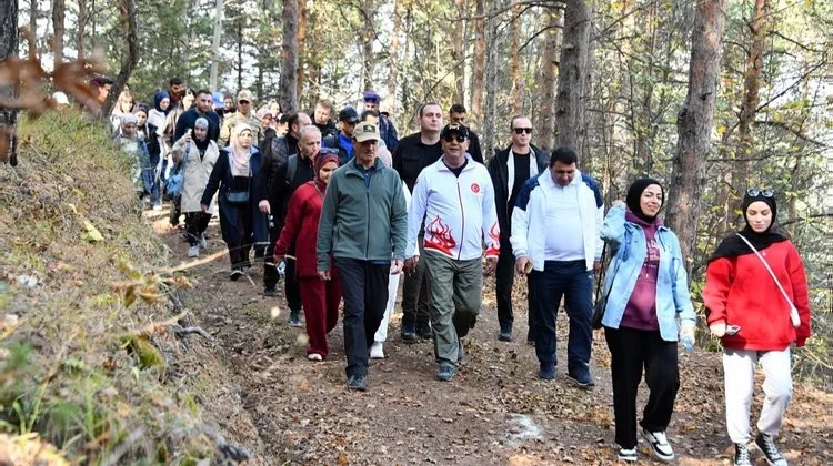 Gümüşhane Belediye Başkanı Doğa Yürüyüşünde Gençlerle Buluştu