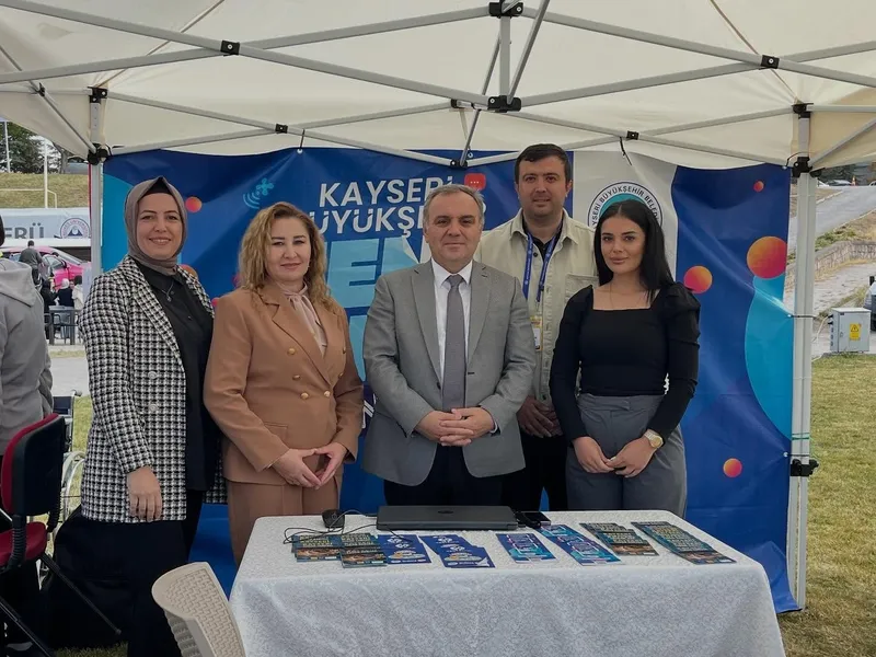 Kayseri Büyükşehir Üniversite Festivalinde Öğrencilerle Buluştu