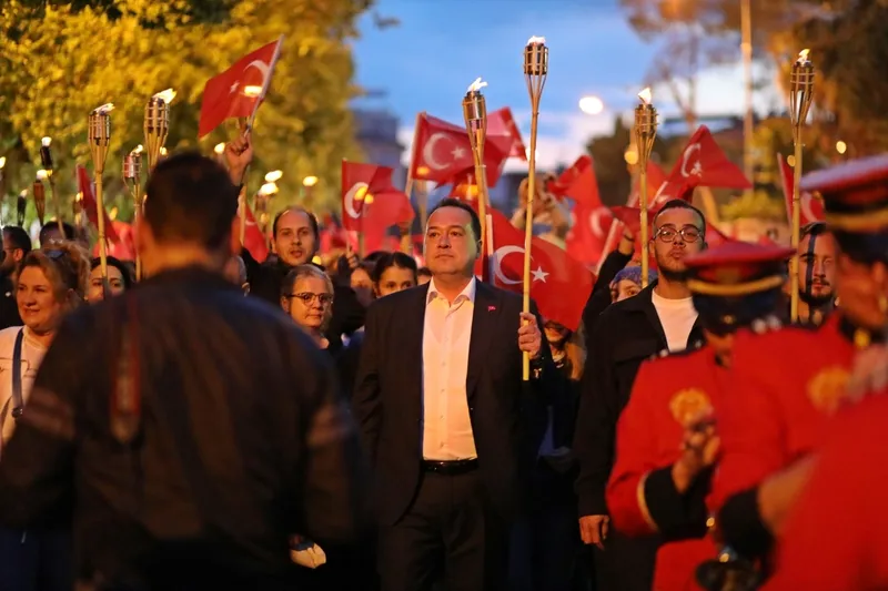Manisa Büyükşehir Belediye Başkanı Besim Dutlulu Cumhuriyet Bayramı mesajı yayınladı