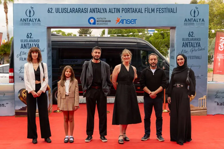 Tavşan İmparatorluğu ve Aldığımız Nefes Altın Portakal
