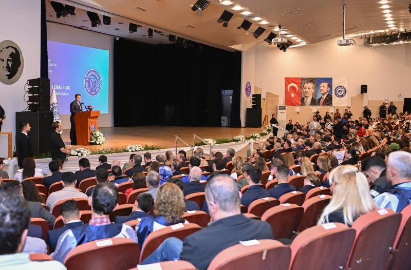 Adalet Bakanı Tunç Ege Üniversitesi