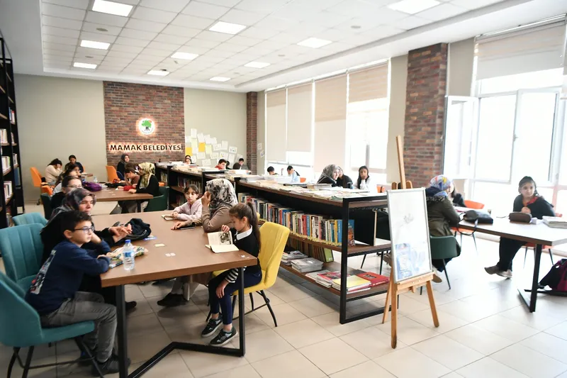 Mamak Belediyesi Öğrencilere Ücretsiz Eğitim Desteği