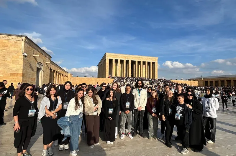 Küçükçekmeceli Gençler Anıtkabir