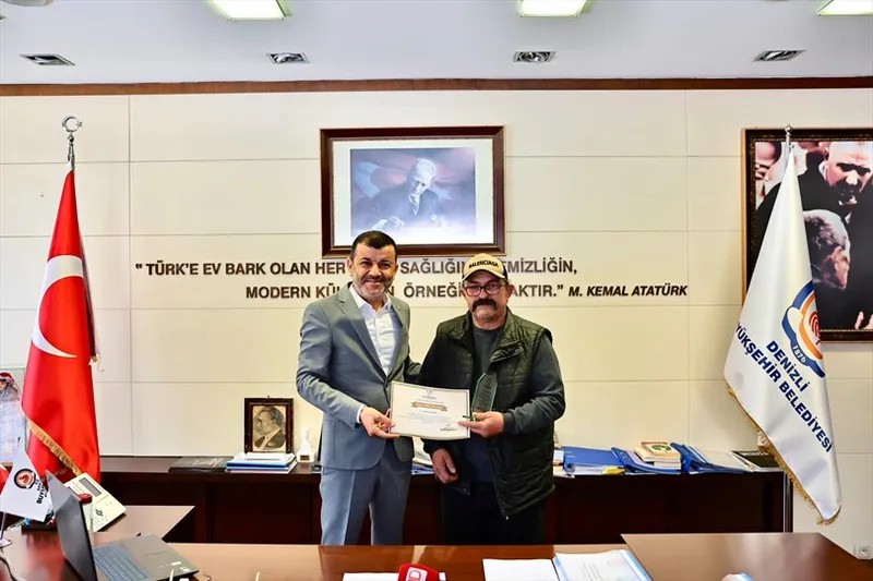 Süt Kamyonu Şoförü Orman Yangınına Müdahale Etti