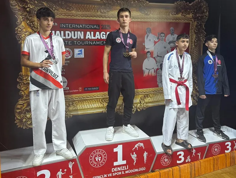 Kemer Belediyesi Karate Takımı Turnuvada 9 Madalya Kazandı
