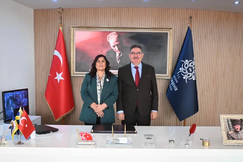 AK Parti MKYK Üyesi Eminmollaoğlu, Aydın Büyükşehir Belediye Başkanı Çerçioğlu