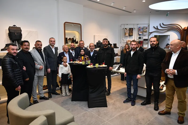 Kayseri Büyükşehir Belediye Başkanı Büyükkılıç Esnaf Ziyaretlerinde Açılış Törenlerine Katıldı