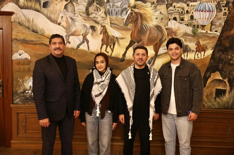 Filistinli Öğrenciler Belediye Başkanı Arı