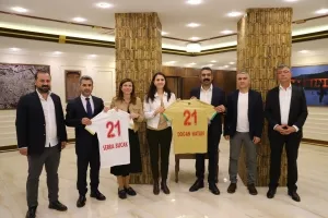 Amedspor Yönetimi Diyarbakır Büyükşehir Belediyesi Eşbaşkanlarını Ziyaret Etti