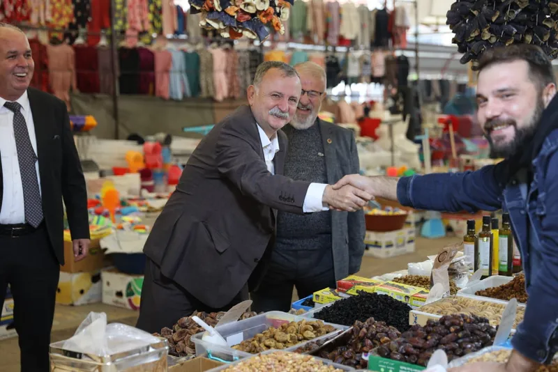 Yunusemre Belediye Başkanı Balaban Laleli Pazarında Esnaf Ziyareti