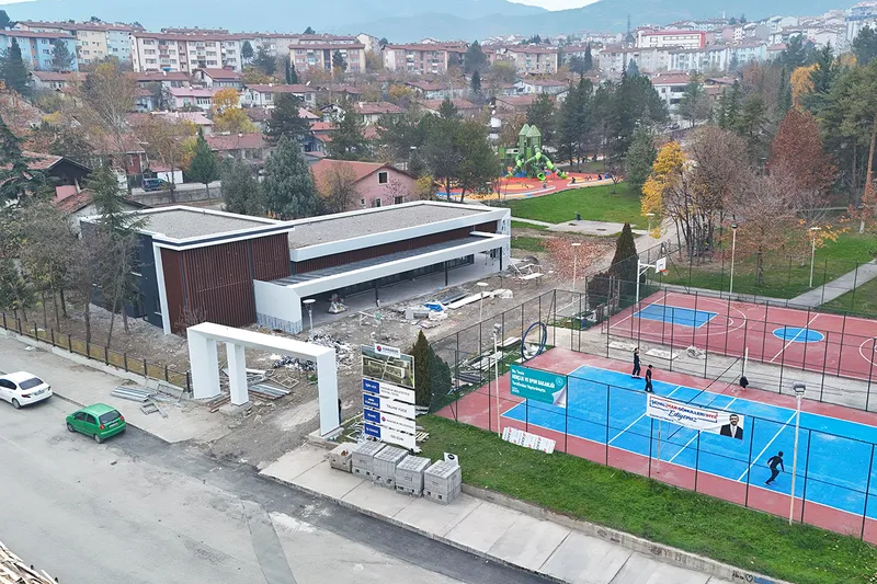 5000 Evler 75. Yıl Mahallesi Sosyal Tesis Çalışmaları Devam Ediyor