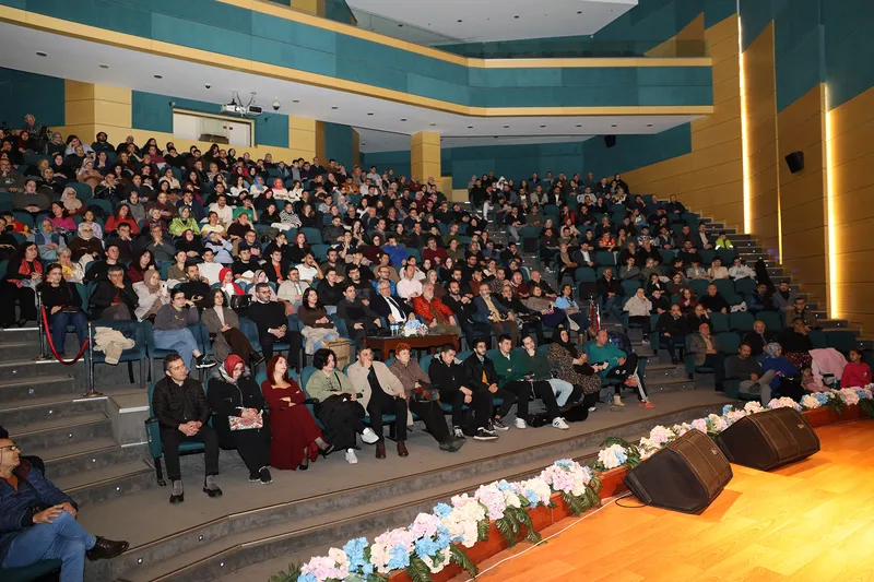 Çetin Akdeniz, Sakarya