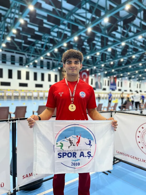 Kayserili Sporcu Kutay Tek Salon Türkiye Şampiyonu Oldu