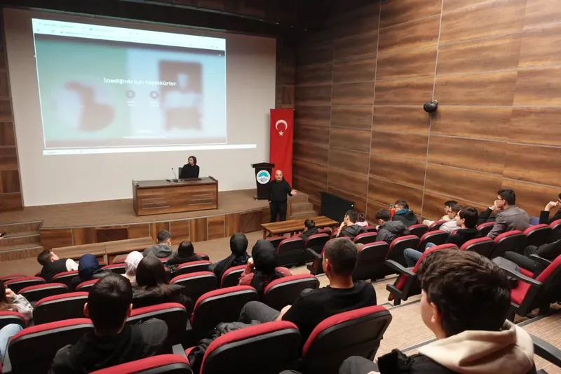 KAYMEK Matematik Kampı Başladı, Öğrenciler Hem Ders Aldı Hem Sempozyuma Katıldı