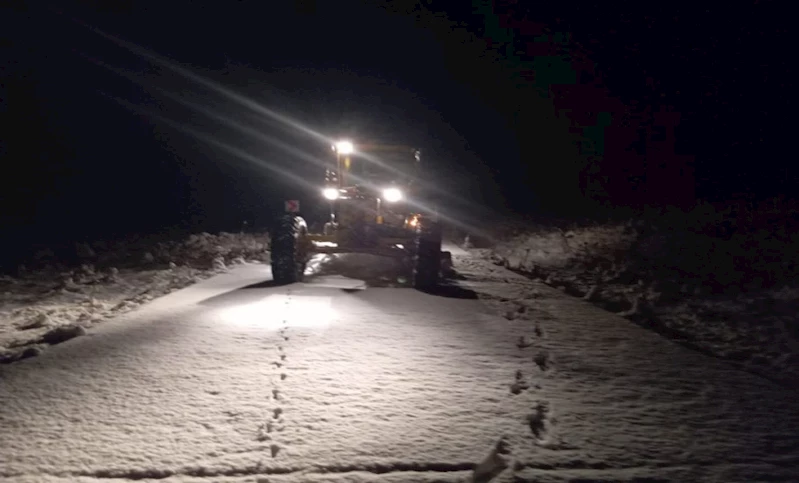 Büyükşehir Belediyesi, Karla Kapanan 250 Km Yolu Tekrar Ulaşıma Açtı