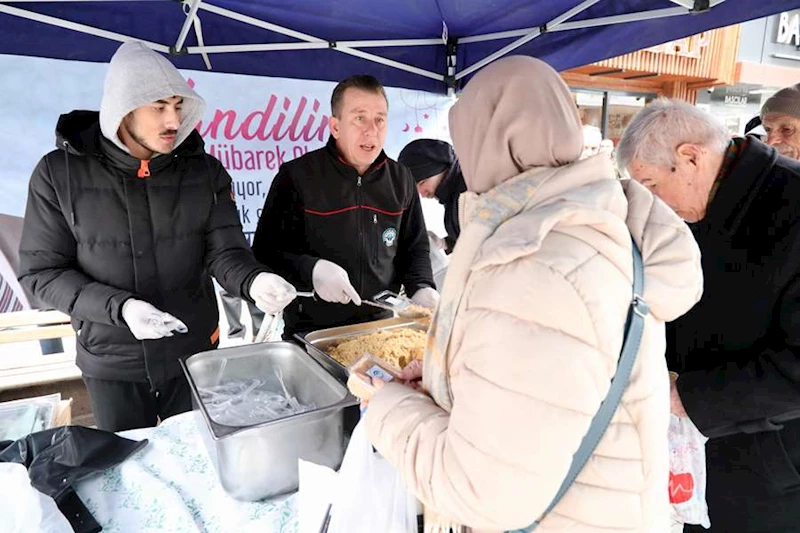 ODUNPAZARI BELEDİYESİ’NDEN BERAT KANDİLİ’NDE HELVA İKRAMI