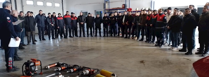 Çanakkale Belediyesi İtfaiyesinden İlçe ve Belde Belediyelerine İtfaiyeci Eğitimi Düzenlendi