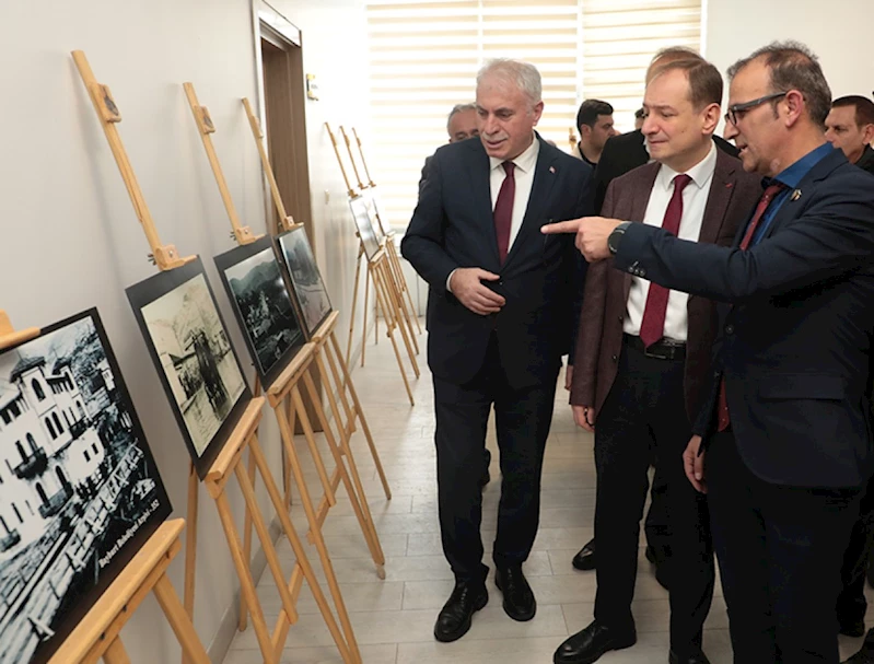 21 ŞUBAT KONULU FOTOĞRAF SERGİSİNİN AÇILIŞI YAPILDI