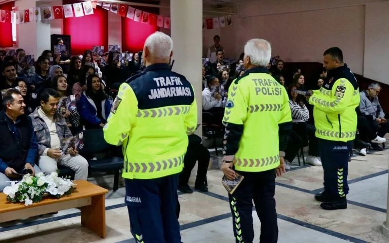 Muğla’da Jandarma Ekiplerinden Öğrencilere 