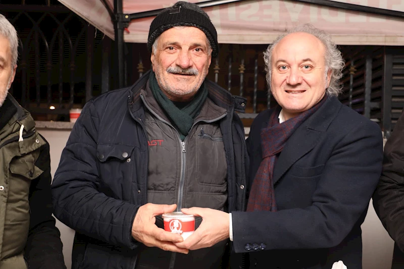 İZMİT BELEDİYESİ, BERAT KANDİLİNDE CAMİLERDE HELVA İKRAM ETTİ