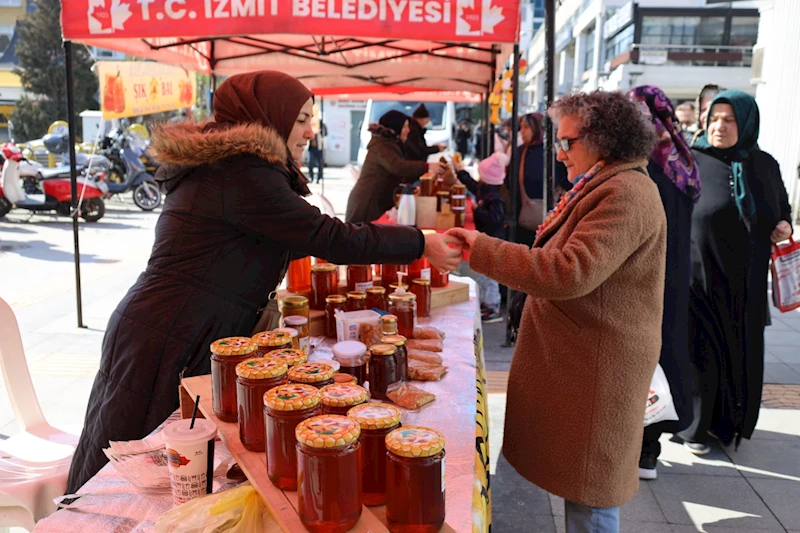 İZMİT BAL GÜNLERİ BELEDİYE MEYDANI’NDA BAŞLADI