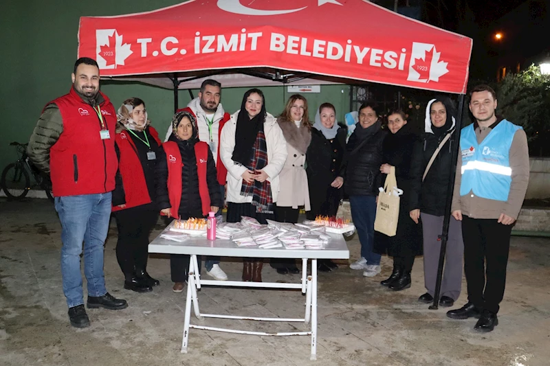 İZMİT BELEDİYESİ, KADIKÖY YEŞİL CAMİ’NDE TERAVİH ÇIKIŞI CEMAAT İLE BULUŞTU