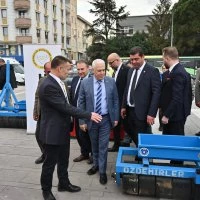 Büyükşehir’den üreticiye ekipman desteği