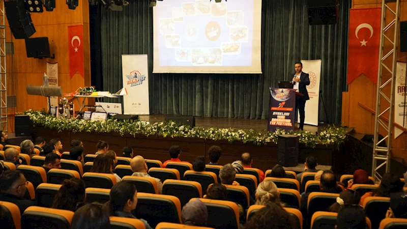 Büyükşehir, Teknolojiye İlgi Duyan Gençler İçin Seminer Düzenledi