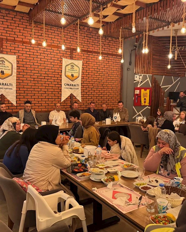 Sandıklı Belediye Başkanı Adnan Öztaş, Çınaraltı Alzheimer Gündüz Yaşam Konağı’nda kalan vatandaşlar için Kaplıca Restoran’da düzenlenen iftar programına katıldı.