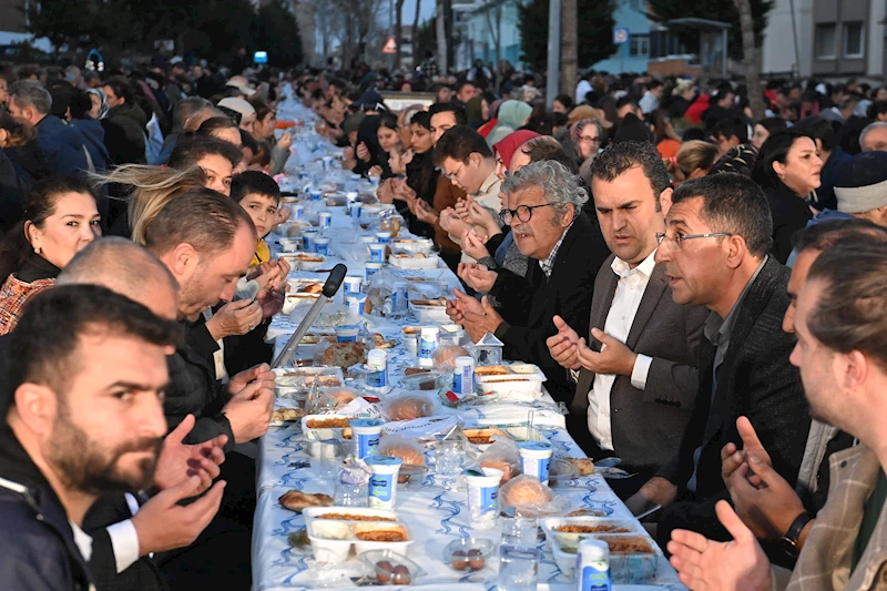 Halk Sofraları İki Mahallede Binlerce Vatandaşı Ağırladı