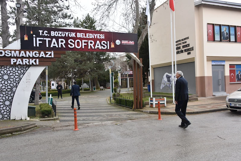 -BOZÜYÜK’TE İFTARLAR BELEDİYE YENİ DÜĞÜN SALONU’NDA HAZIRLANAN “İFTAR SOFRASI’NDA VERİLECEK