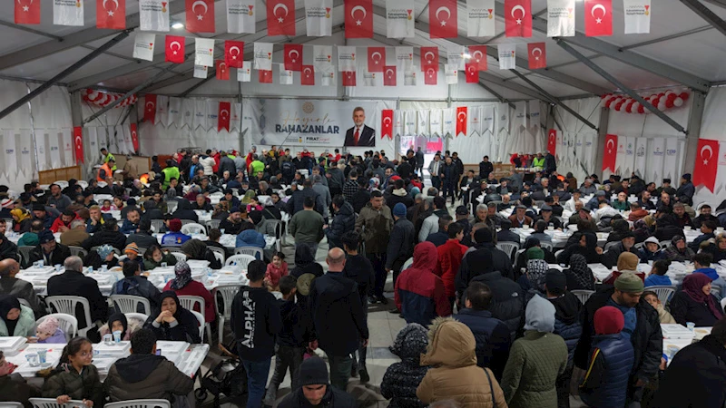 Binler Ramazan’ın İlk Günü Milli İrade Meydanı’ndaki Gönül Sofrasında Buluştu