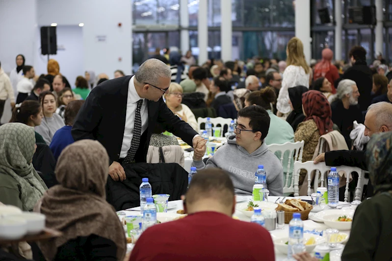 Engelsiz Yaşam Merkezi öğrencileri ve aileleri iftarda buluştu