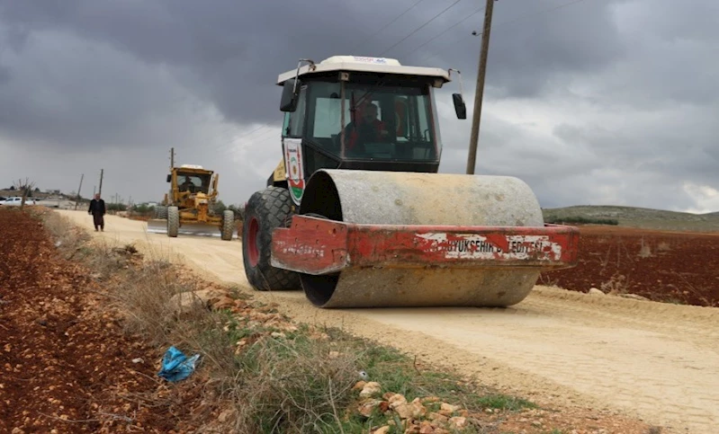 BÜYÜKŞEHİR EKİPLERİNDEN BOZOVA KIRSALINDA YOL SEFERBERLİĞİ