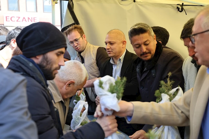 KIRIKKALE’DE VATANDAŞLARA 25 BİN ADET ÜCRETSİZ FİDAN DAĞITILDI