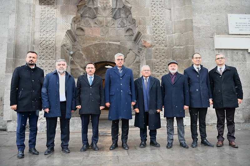 Başkan Büyükkılıç, Bakan Memişoğlu’ya Dünyanın İlk Tıp Fakültesi’ni Gezdirdi