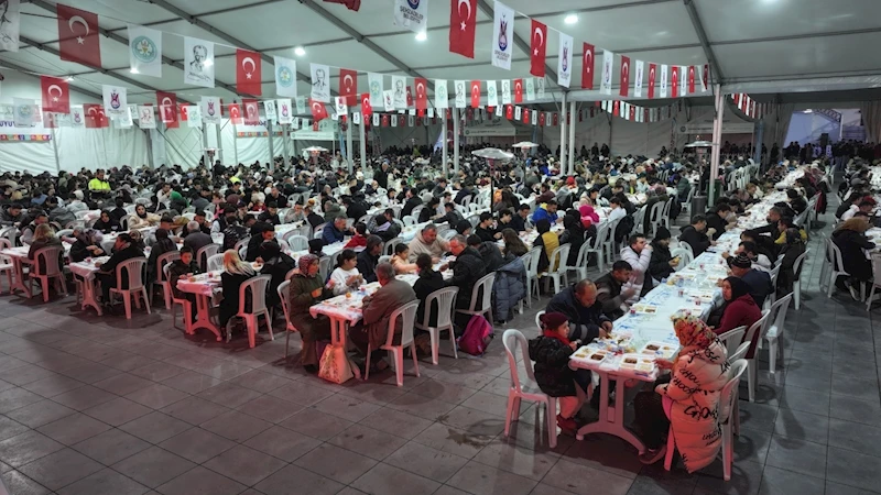 Ramazan’ın İlk Gününde Binlerce Vatandaş Büyükşehir İle İftar Yaptı