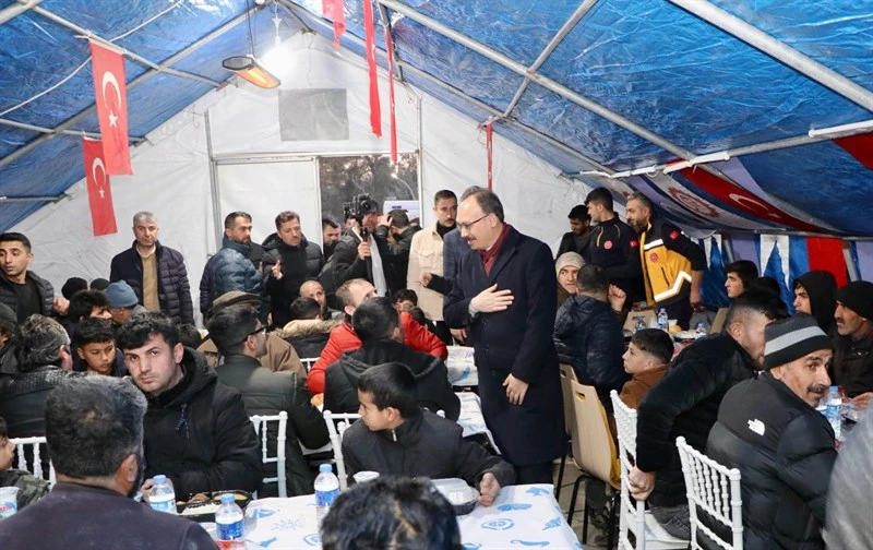 RAMAZAN’IN İLK İFTARI SİİRT’TE DAYANIŞMA VE KARDEŞLİK İÇİNDE GERÇEKLEŞTİ!