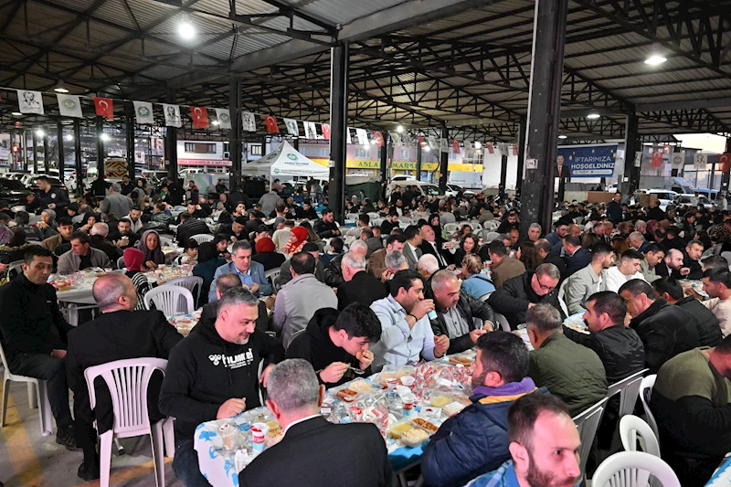 Büyükşehir’in İftar Sofrası Horozköy Pazaryeri’nde Kuruldu