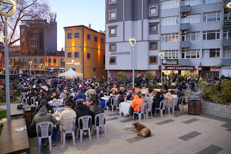 Kent Lokantası’nda 1200 kişilik iftar verildi