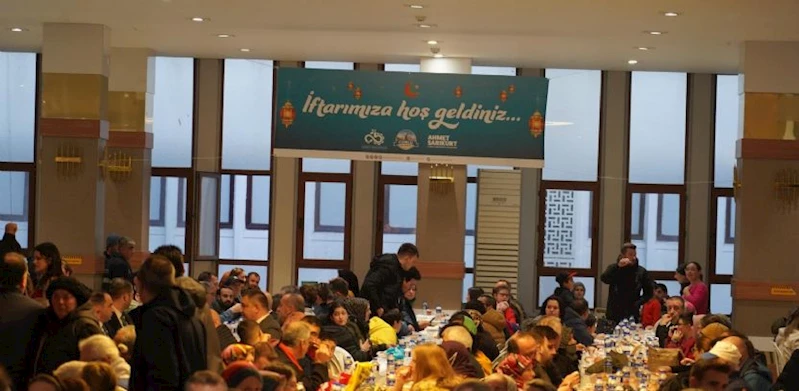 Çorlu`da Ramazan Bereketi Salonlardan Taştı