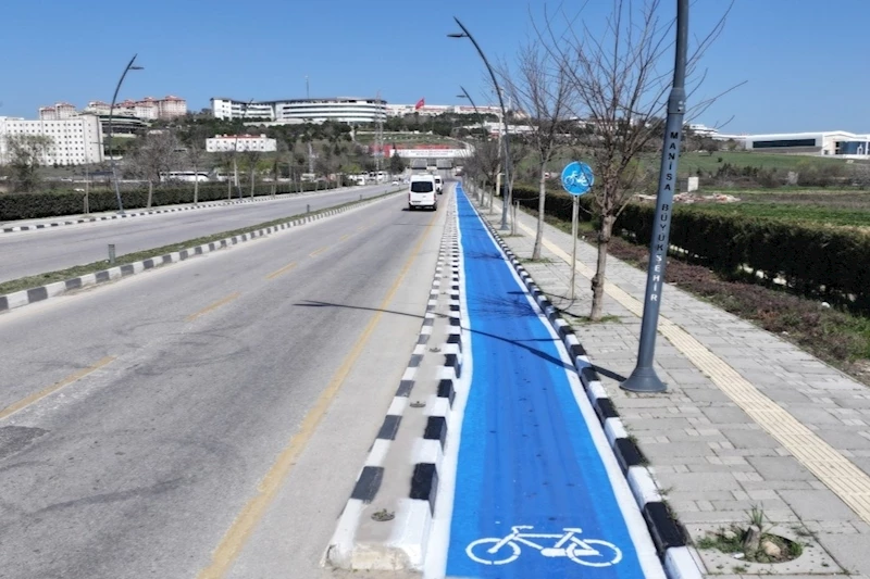 Yenilenen bisiklet yolu öğrencilerden tam not aldı