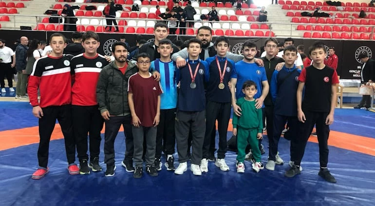 KÜTAHYA BELEDİYESPOR GÜREŞÇİLERİMİZDEN BÜYÜK BAŞARI