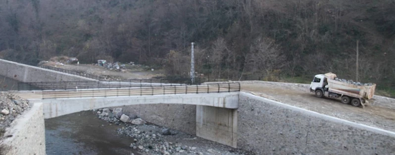 PALAKLI MAHALLESİ ARAÇ KÖPRÜSÜ HİZMETE AÇILDI