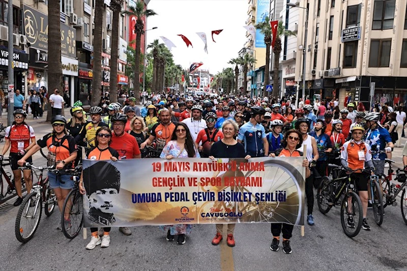 “Umuda Pedal Çevir” şenliği renkli kortejle başladı
