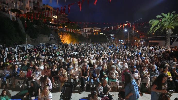 ALANYA’DA FESTİVAL COŞKUSU HIZ KESMEDEN DEVAM EDİYOR