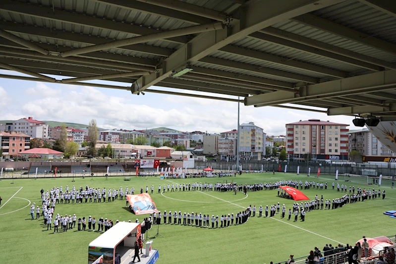 ARDAHAN’DA 19 MAYIS BAYRAMI COŞKUYLA KUTLANDI