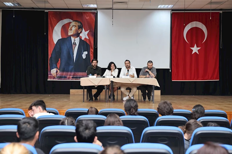 Genç yazarlar deneyimlerini paylaştı